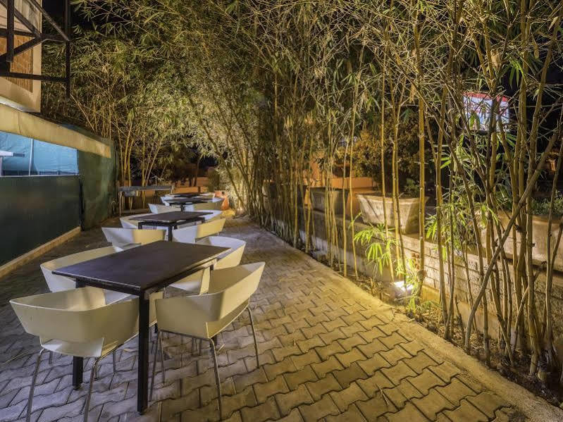 Treebo Trend Spektrum Suites Maiçor Exterior foto