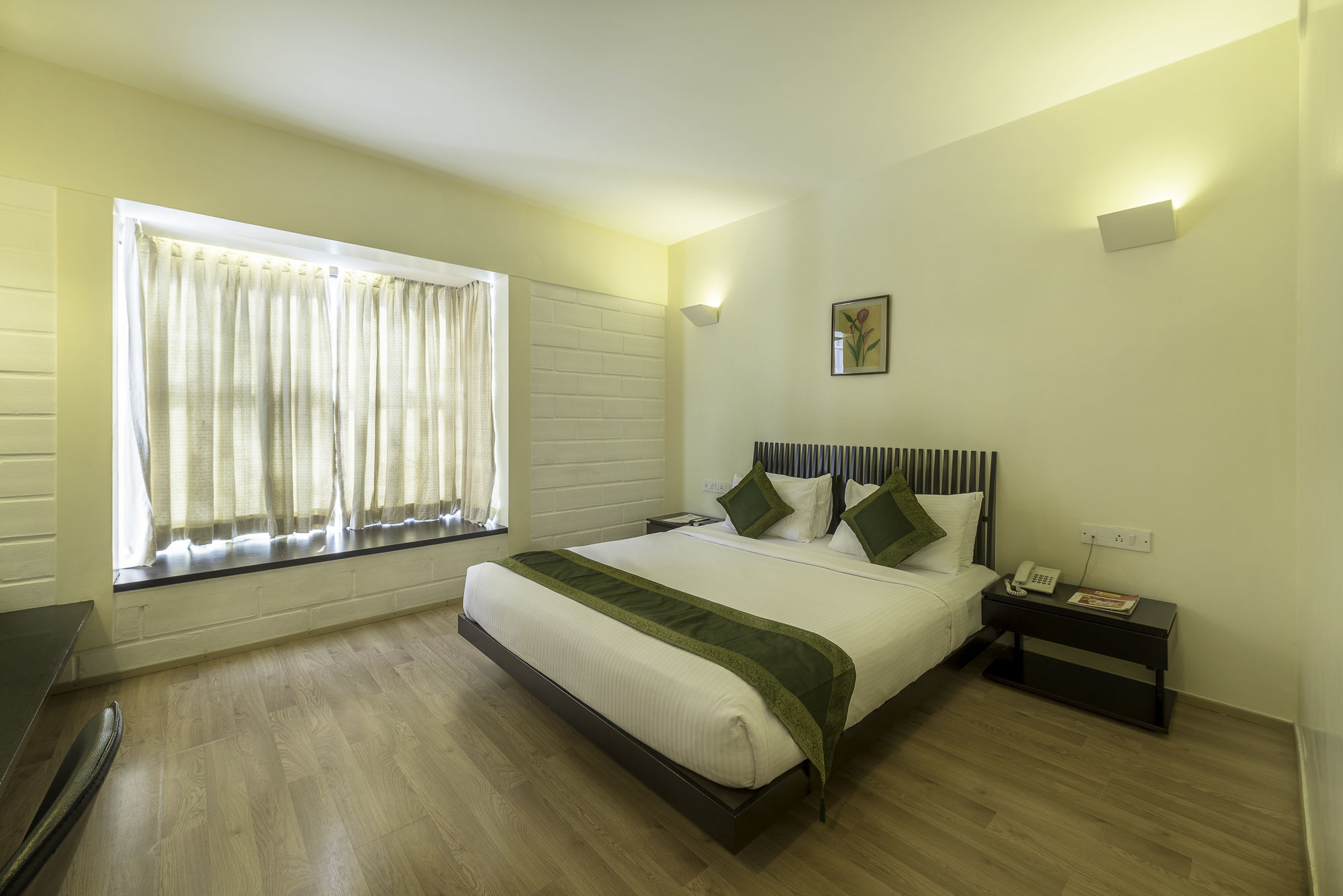 Treebo Trend Spektrum Suites Maiçor Exterior foto